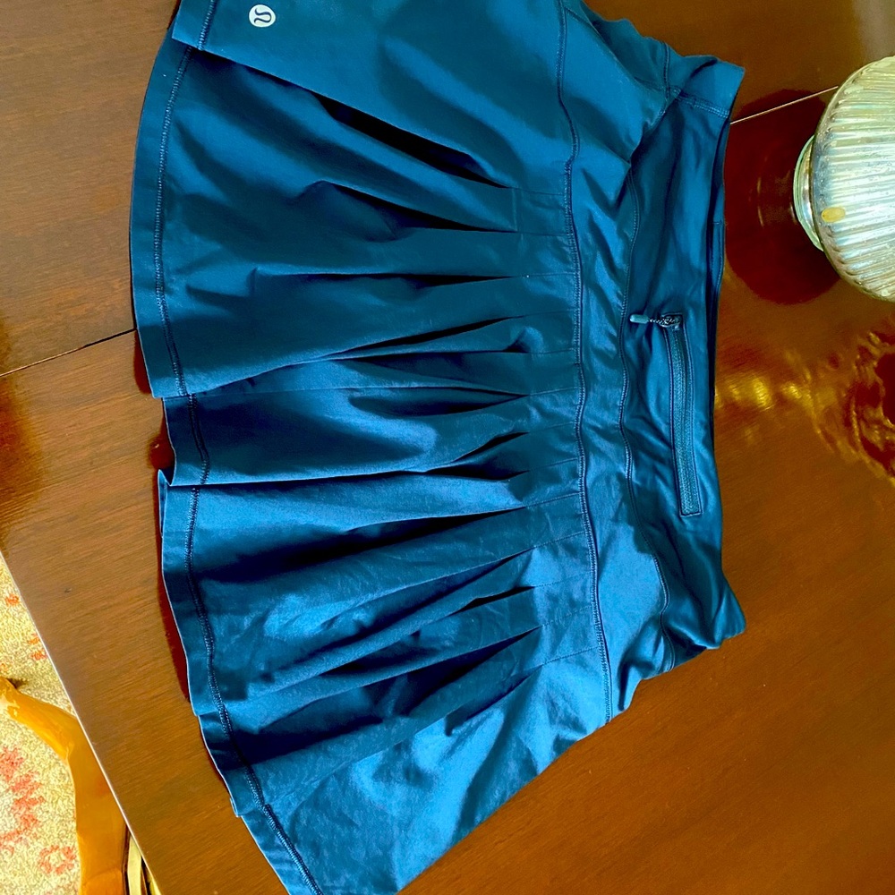 Navy Lululemon pleated tennis skirt (size 8)